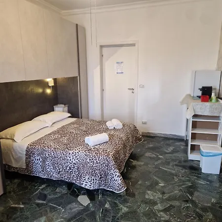 Bed & Breakfast Ganaj - Corso Italia 89 - 3*