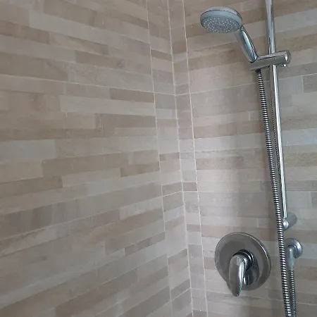 Ganaj - Corso Italia 89 - Panzió