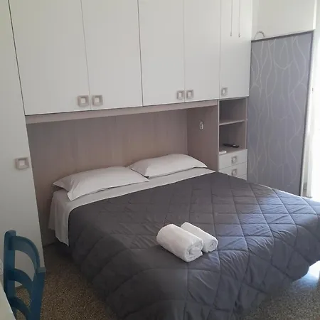 Ganaj - Corso Italia 89 - Couette-café